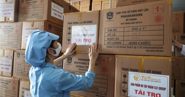 T&T Group “tiếp sức” 500.000 bộ bơm tiêm vắc-xin Covid-19 cho TP HCM T&T Group “tiếp sức” 500.000 bộ bơm tiêm vắc-xin Covid-19 cho TP HCM