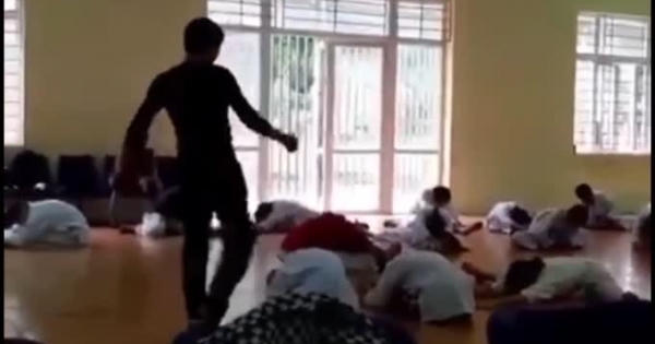 Xôn xao clip thầy giáo dạy võ "thượng cẳng chân, hạ cẳng tay" vào gáy vào lưng học trò như phim chưởng?
