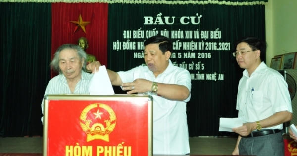 Nghệ An: Gần 2,2 triệu cử tri Nghệ An tưng bừng trong ngày hội lớn