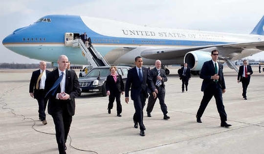 Miễn kiểm tra an ninh đối với chuyên cơ chở Tổng thống Mỹ Miễn kiểm tra an ninh đối với chuyên cơ chở Tổng thống Mỹ