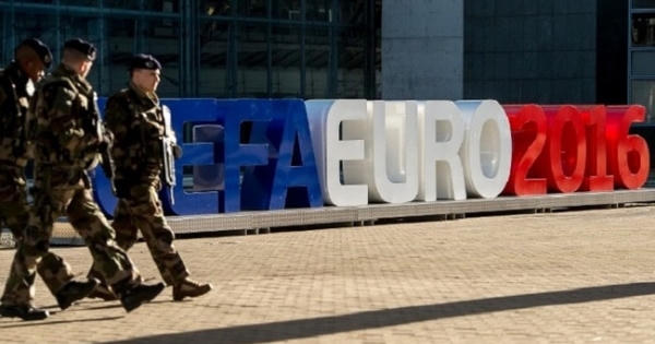 Trung tâm truyền hình quốc tế IBC nhộn nhịp trước EURO