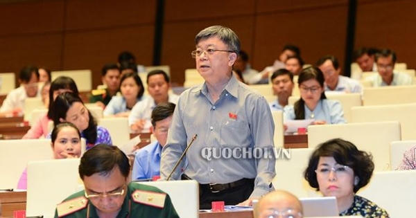 Đại biểu Trương Trọng Nghĩa phải “nhắc khéo” 2 nữ đại biểu về thái độ tranh luận