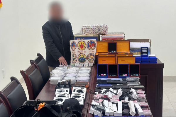 Triệt phá đường dây cung cấp hàng nghìn đồ nghề gian lận đánh bạc