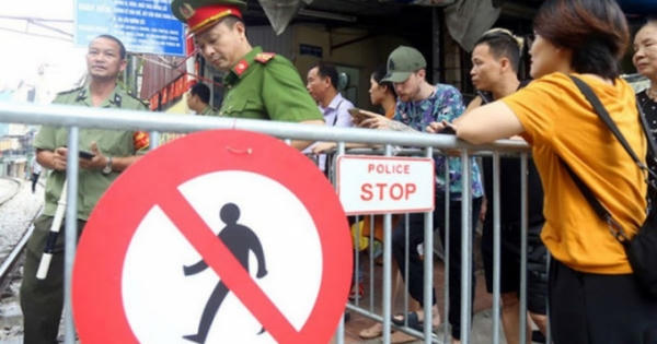 Cư dân kiến nghị Hà Nội cho mở “phố cà phê đường tàu”