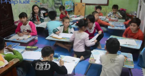 Cảm động trước tình yêu bao la của cô giáo khuyết tật