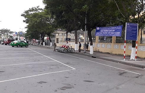 Đà Nẵng chấm dứt cho thuê giữ xe trước Bảo tàng Chàm, dãy nhà hàng biển