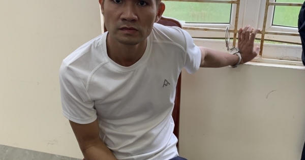 "Đạo chích" đột nhập vào cửa hàng lấy trộm 80 điện thoại di động ở Quảng Bình