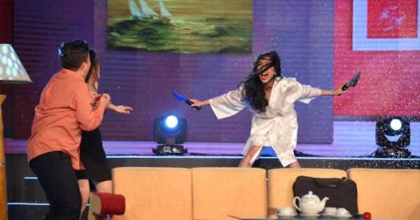 Ốc Thanh Vân cầm dao xử chồng trên sân khấu Ốc Thanh Vân cầm dao xử chồng trên sân khấu