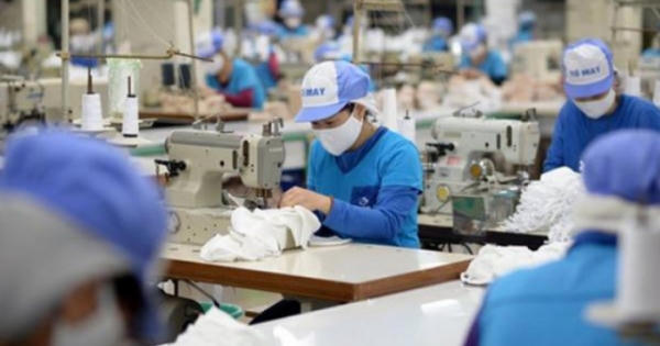 Tin kinh tế 7AM: Hai phương án lương tối thiểu vùng 2021; Thaihodings chi 3.300 tỷ đồng mua cổ phần Thaigroup