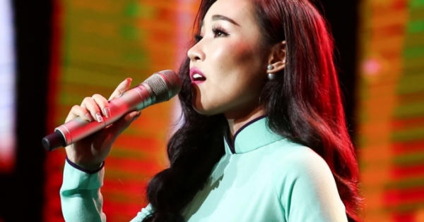 Quang Lê "chịu chơi" khi thử thách "trò cưng" Lý Thu Thảo hát nhạc phẩm khó hát nhất trong kho nhạc Bolero Quang Lê "chịu chơi" khi thử thách "trò cưng" Lý Thu Thảo hát nhạc phẩm khó hát nhất trong kho nhạc Bolero