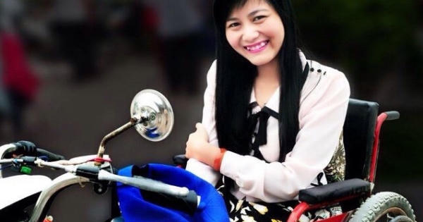 Tình yêu cô thợ may 19 năm ngồi xe lăn: 'Anh ấy vệ sinh cá nhân cho em'