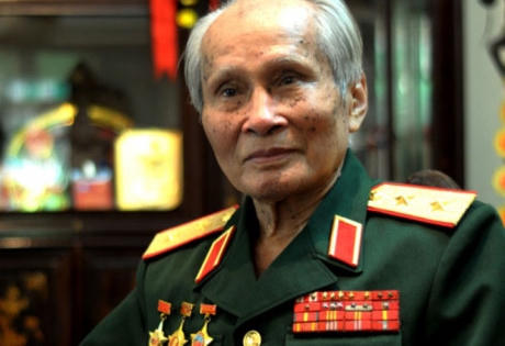 Trung tướng Nguyễn Quốc Thước: Luôn giữ vững truyền thống Lạc Hồng Trung tướng Nguyễn Quốc Thước: Luôn giữ vững truyền thống Lạc Hồng