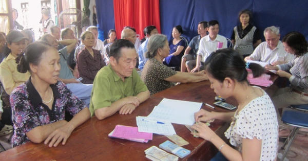 “Cải cách tiền lương không phải chỉ là điều chỉnh lương tối thiểu…” “Cải cách tiền lương không phải chỉ là điều chỉnh lương tối thiểu…”