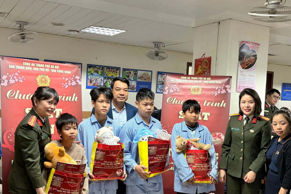Suất ăn yêu thương giữa hành trình giành lại sự sống Suất ăn yêu thương giữa hành trình giành lại sự sống