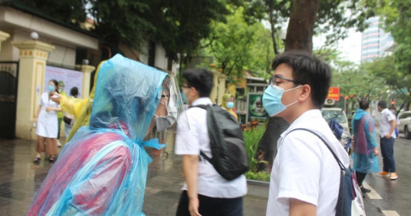 Kỳ thi vào lớp 10 Hà Nội: 2 thí sinh bị đình chỉ thi