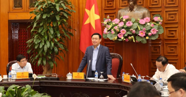 Phó Thủ tướng Vương Đình Huệ chủ trì cuộc họp về cổ phần hoá doanh nghiệp Nhà nước