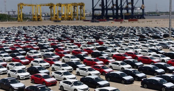 Năm 2018: Bỏ thuế nhập xe, dân Việt chi tỷ đô mua hơn 5 vạn "xế ngoại" Năm 2018: Bỏ thuế nhập xe, dân Việt chi tỷ đô mua hơn 5 vạn "xế ngoại"