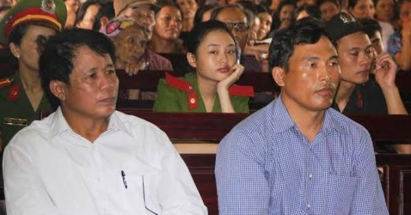 Tham ô hơn 900 triệu, nguyên chủ tịch và thủ quỹ cùng nhau lĩnh án