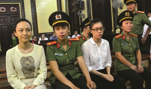 Vụ Hoa hậu Trương Hồ Phương Nga: Có hay không chuyện 'chia tay- đòi quà'?