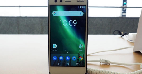 Đập hộp điện thoại Nokia 2 giá hơn 2,3 triệu đồng có gì nổi trội