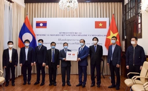 Tấm lòng Việt Nam