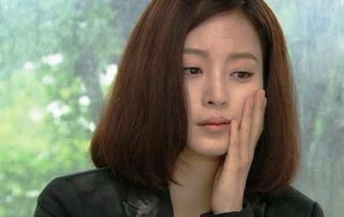 'Tiền đây, đủ cho cô chi tiêu cả trăm cái Tết nhé'