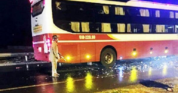 Thiếu tá quân đội tử vong sau va chạm với xe khách