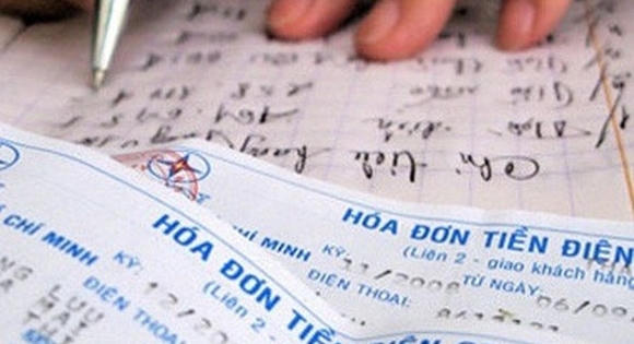 Ghi nhầm số điện gấp 33 lần, đình chỉ phó giám đốc điện lực tỉnh