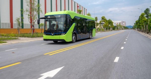 Vingroup chính thức chạy thử nghiệm xe buýt điện VinFast