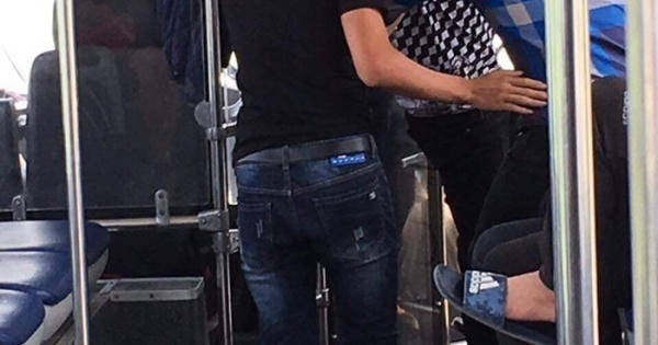 Ngày 20/10, một nữ nhân viên phục vụ xe buýt bị 4 thanh niên đánh đến nhập viện