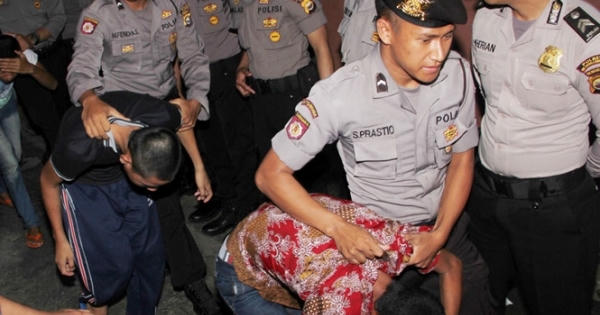 Indonesia cho phép hoạn kẻ ấu dâm Indonesia cho phép hoạn kẻ ấu dâm