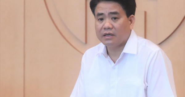 Cựu công an 5 lần trộm tài liệu cho ông Nguyễn Đức Chung Cựu công an 5 lần trộm tài liệu cho ông Nguyễn Đức Chung