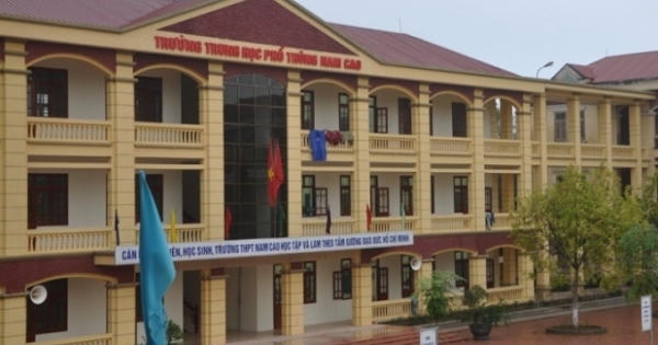 Nữ sinh tự tử vì mâu thuẫn với bạn học: Hiệu trưởng nhà trường đau lòng kể lại sự việc