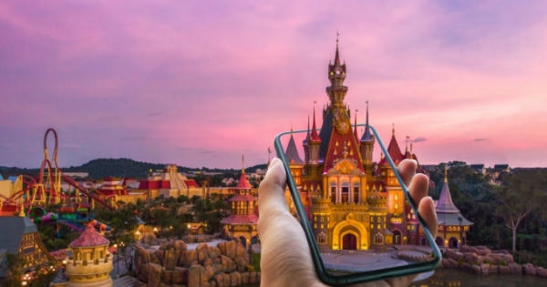 Công viên chủ đề đầu tiên trên thế giới ứng dụng trải nghiệm giải trí ảo Công viên chủ đề đầu tiên trên thế giới ứng dụng trải nghiệm giải trí ảo