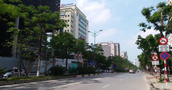 Phố phường Hà Nội chiều 30 tháng 4