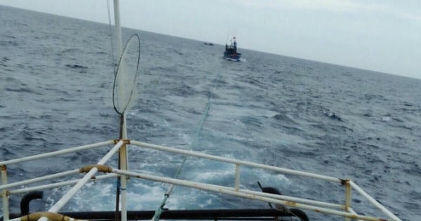 Ứng cứu 6 thuyền viên bị chìm tàu tại khu vực biển Quảng Bình