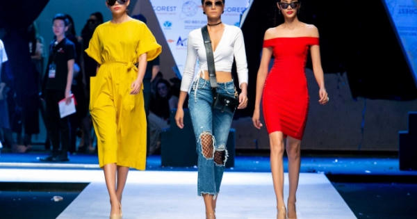 Hoa hậu H'Hen Niê, Á hậu Hoàng Thùy, Á hậu Mâu Thủy lần đầu tiên cùng nhau tái xuất sàn diễn thời trang