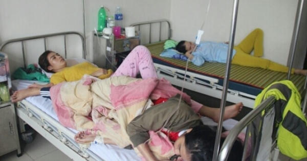 Thừa Thiên – Huế: Gần 100 người nhập viện nghi do ăn bánh mì