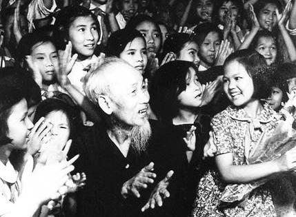 Hà Nội trong lần đầu kỷ niệm sinh nhật Bác