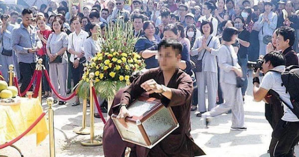 Hà Nội: Nghi án mất hàng trăm triệu đồng tiền công đức trong lễ dựng chuông