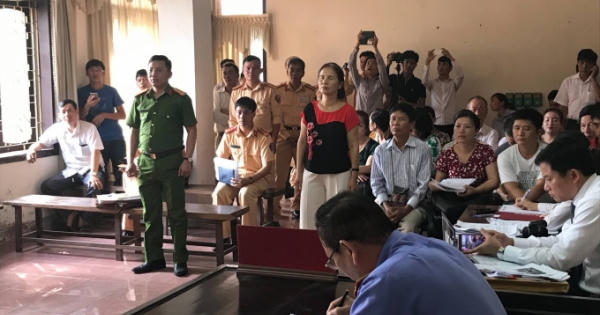 Tranh luận gay gắt tại phiên xử tài xế kiện quyết định xử phạt của CSGT