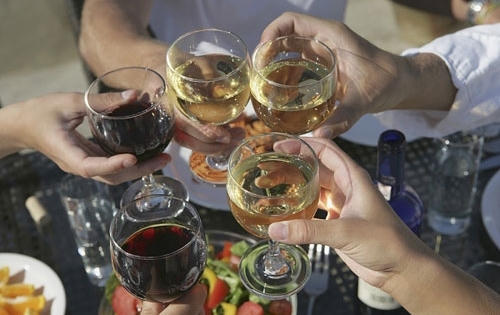 Mâu thuẫn trên bàn nhậu, giết em ruột bằng nhát dao oan nghiệt