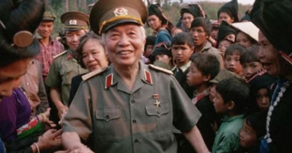 Chân dung Đại tướng Võ Nguyên Giáp qua 'góc máy' nhiếp ảnh gia
