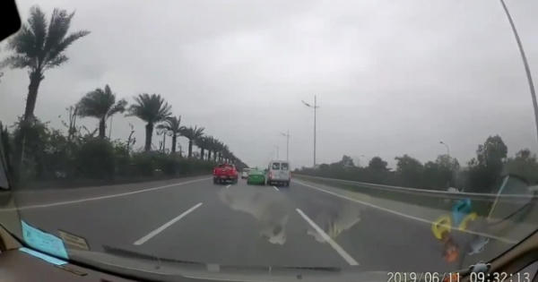 Nhanh chóng xác minh, xử lý vụ hai ô tô "tạt đầu" nhau trên đường ra sân bay