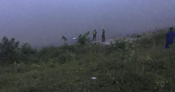 Ra sông Lam dạo mát, hoảng hồn khi phát hiện thi thể người đàn đang trôi