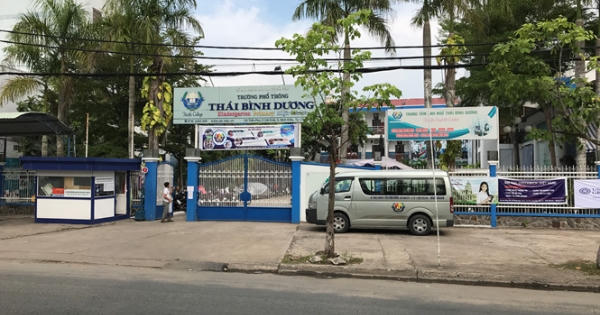 Trường học đang hoạt động bị 'người lạ' rao bán