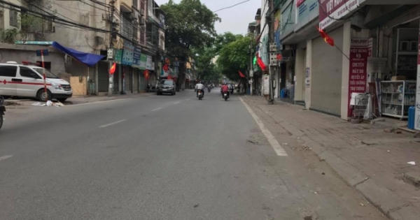 Một chiều Hà Nội vắng vẻ đến lạ thường