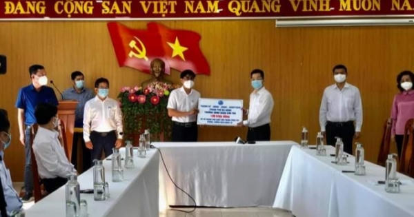 Đà Nẵng: Thưởng "nóng" 2 đơn vị có thành tích chống dịch Covid-19