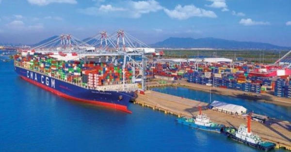 Cán cân thương mại hàng hóa thặng dư 19,42 tỷ USD