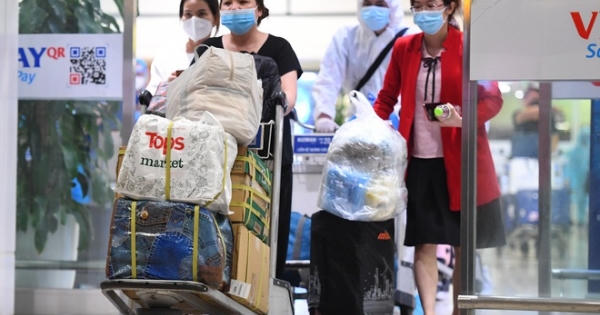 Những thay đổi đáng chú ý trong chiến lược chống Covid-19 của Hà Nội